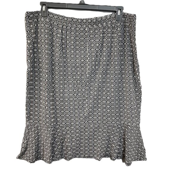 Cato Woman's Skirt size 3X, Pullon, Elastic Waist Knee Length, Ruffle, Easy Care - Picture 2 of 7